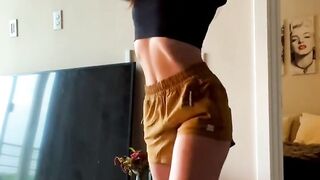 Athletic Chick Shows Insane Pussy Gap