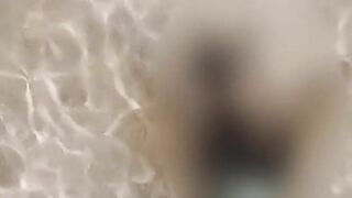 Floating tits